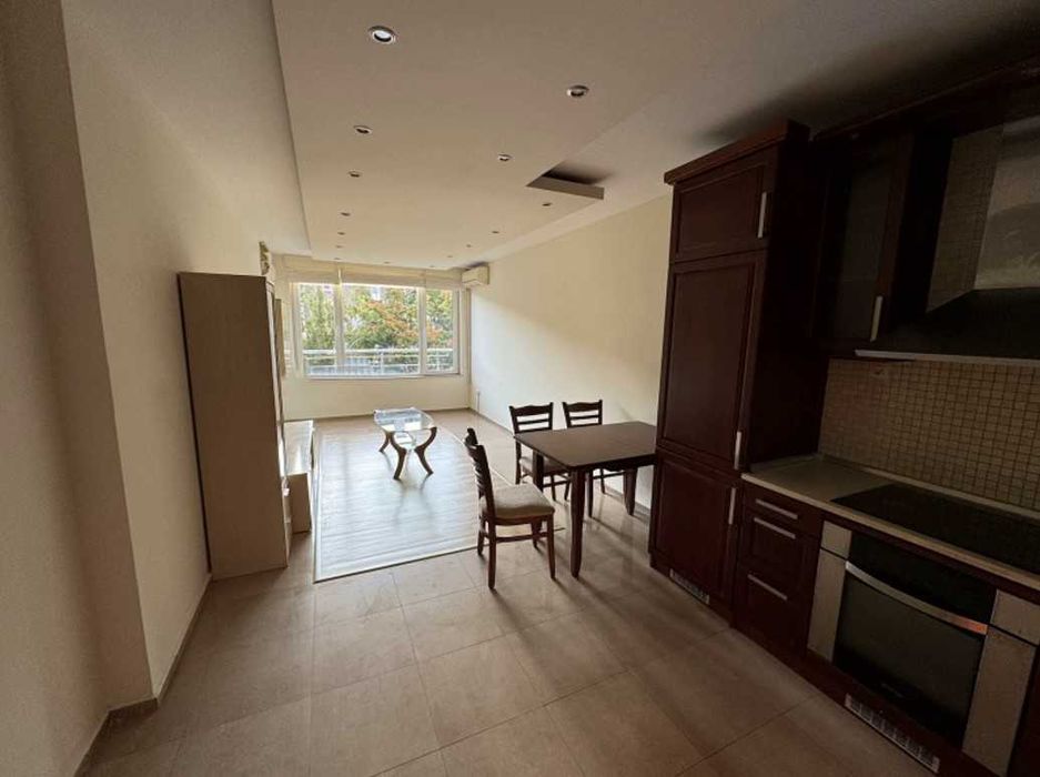 Дава се под наем Тристаен апартамент в София, Център - 100 кв.м за 816 € - Снимка #3