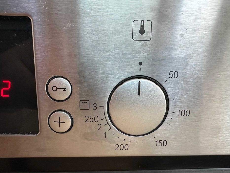 Фурна за вграждане Bosch HBN532E5, 67 л. обем, инокс