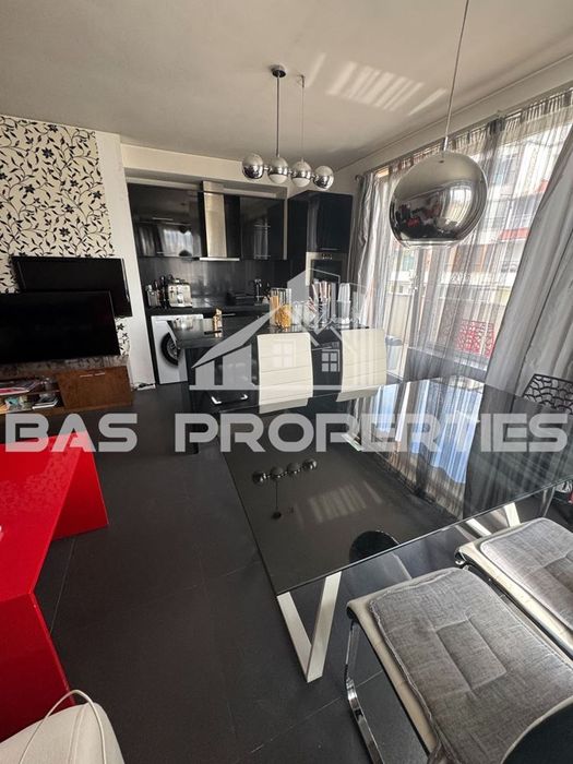 Продава се Тристаен апартамент в София, Манастирски ливади - 118 кв.м за 1275 €/кв.м - Снимка #1