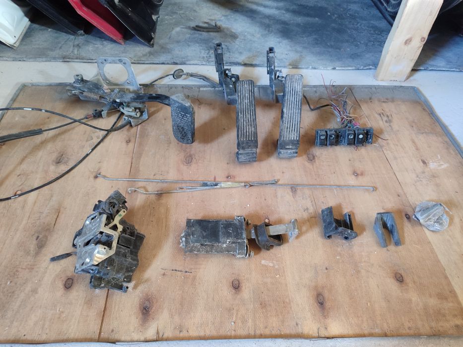 Продам запчасти на Мерседес W202