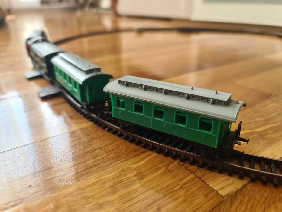 Електрическо Влакче с локомотив и вагони Пико ТТ / Влакчета Piko TT