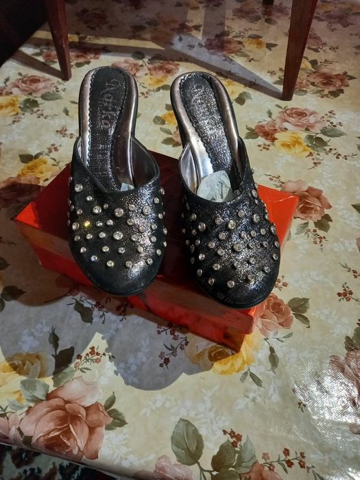 Аёллар оёк кийимлари