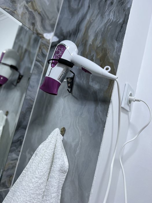 Идеально чистая. Фото реальные.