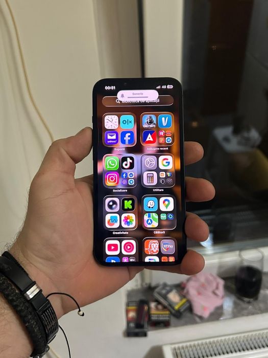 Vand Iphone 13 aspect 9/10