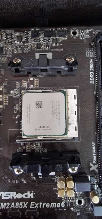 Placa de baza ASRock FM2A85X Extreme6 + AMD A10-5800K (4 core) – Gaming/Office