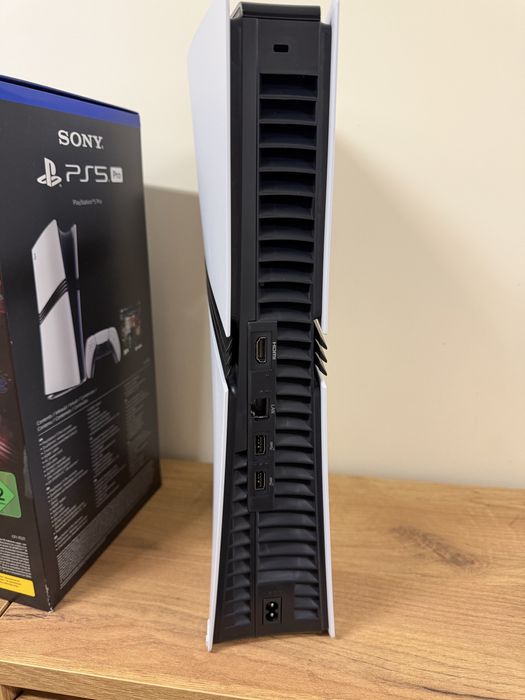 Чисто нов! PlayStation 5 Pro 2TB
