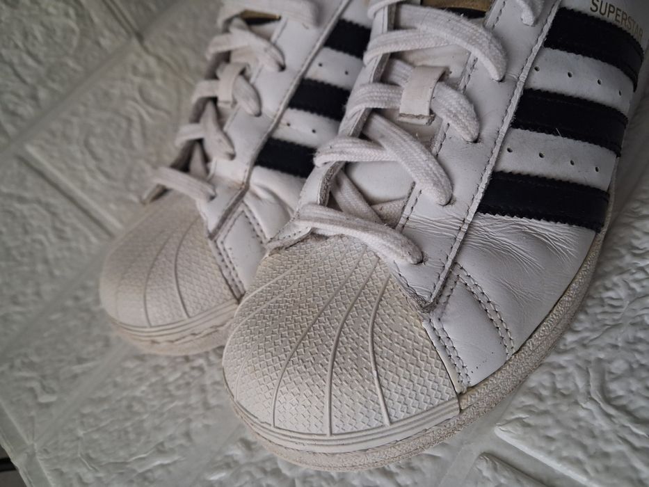 ADIDAS маратонки  37.5 номер