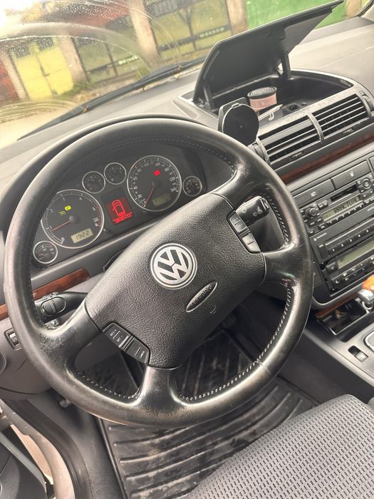 Volkswagen Sharan на части