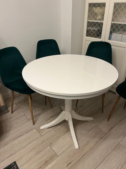 Set masa rotunda si 4 scaune