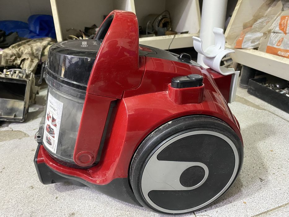 Пылесос bocsh срочноо!