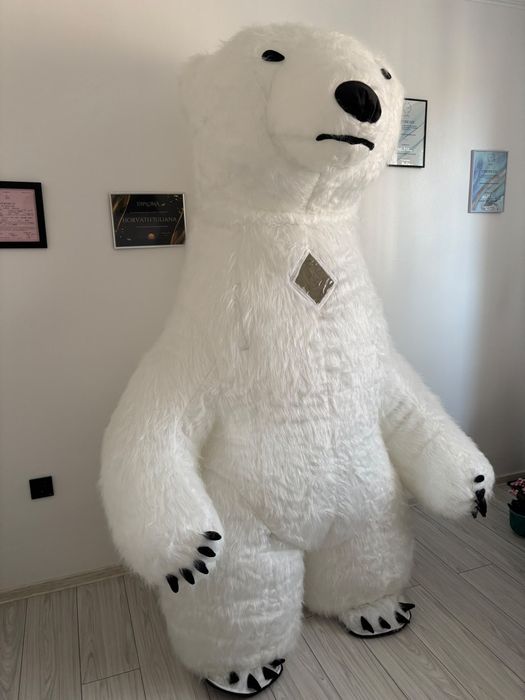 Costum Urs Alb Gigant Gonflabil – 2,6 m | Ventilator și baterii incluse