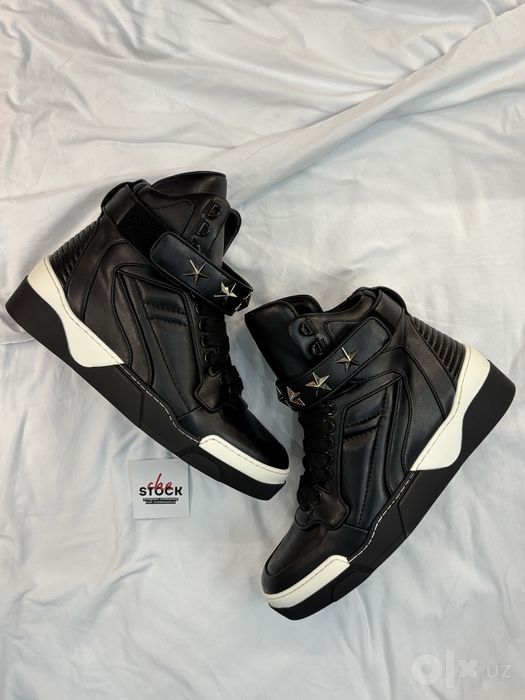 Givenchy Tyson Sneakers
