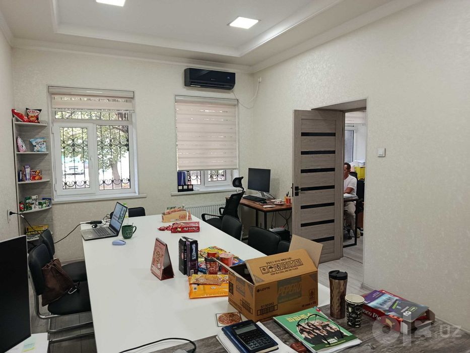 Bodomzorda 65 m² tayyor jihozlangan ofis ijaraga — mebelsiz xarajatsiz