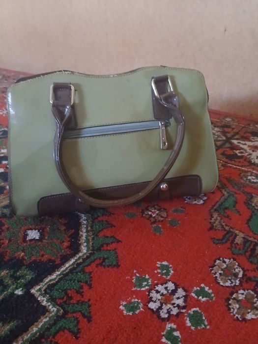 Ассалому алайкум.сумка сотилади.келишилади.3-4 марта ишлатилган