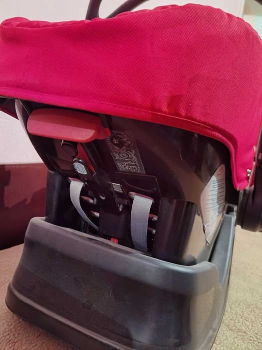 Продавам бебешки кош Chicco – червен, в отлично състояние