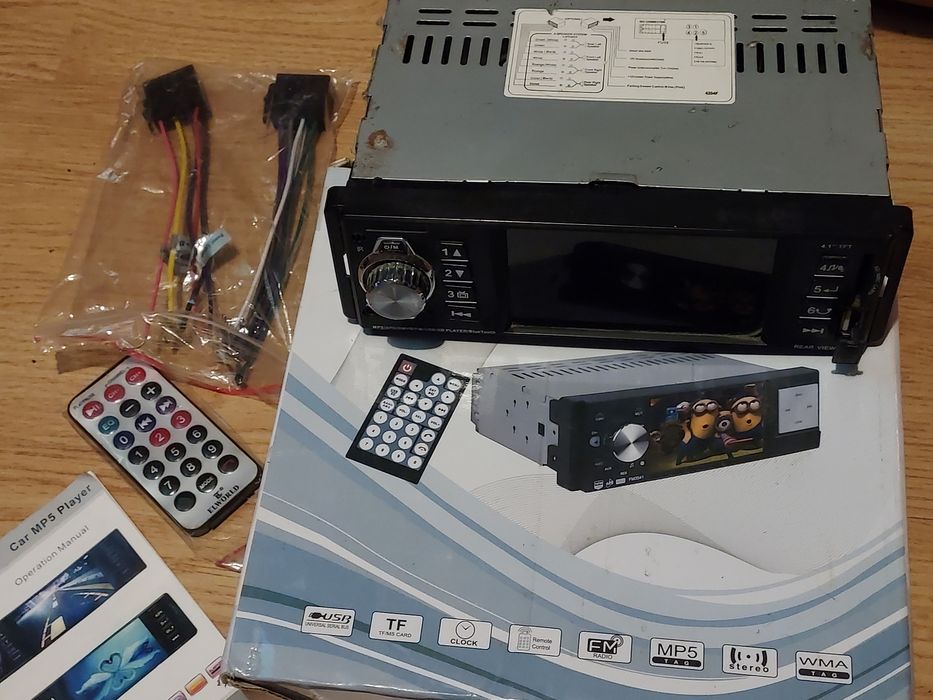 Casetofon cu display fix și BT