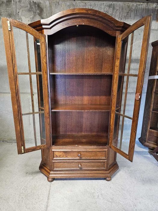 Конзолна витрина в стил Рустик