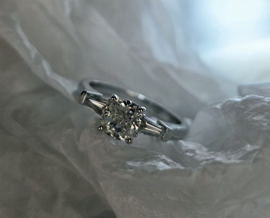 Эксклюзивное кольцо с сертифицированным бриллиантом GIA