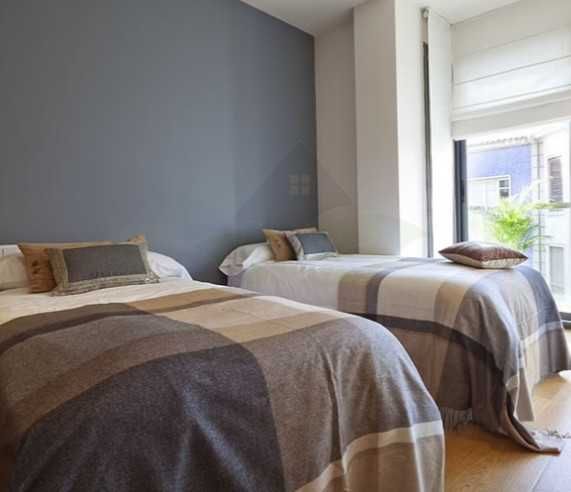 Дава се под наем Тристаен апартамент в Пловдив, Изгрев - 95 кв.м за 298.86 € - Снимка #1