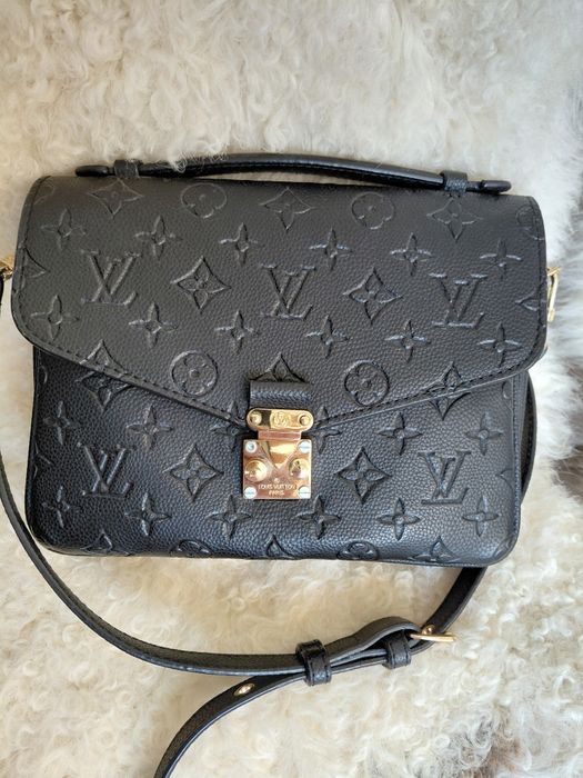 Geantă Louis Vuitton