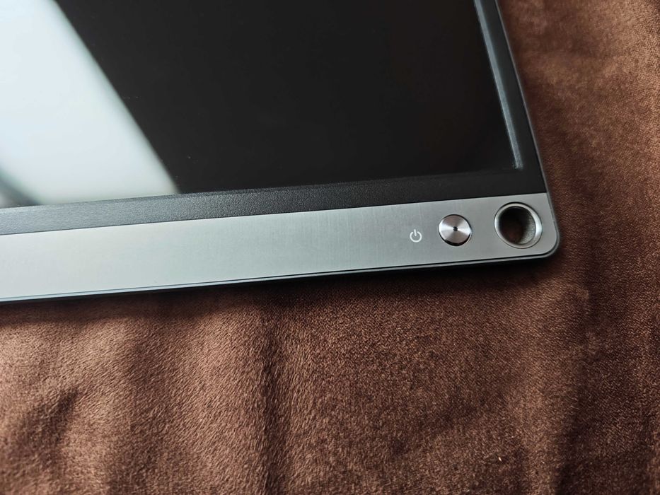 Asus ZenScreen GO MB16AP преносим монитор с вградена батерия