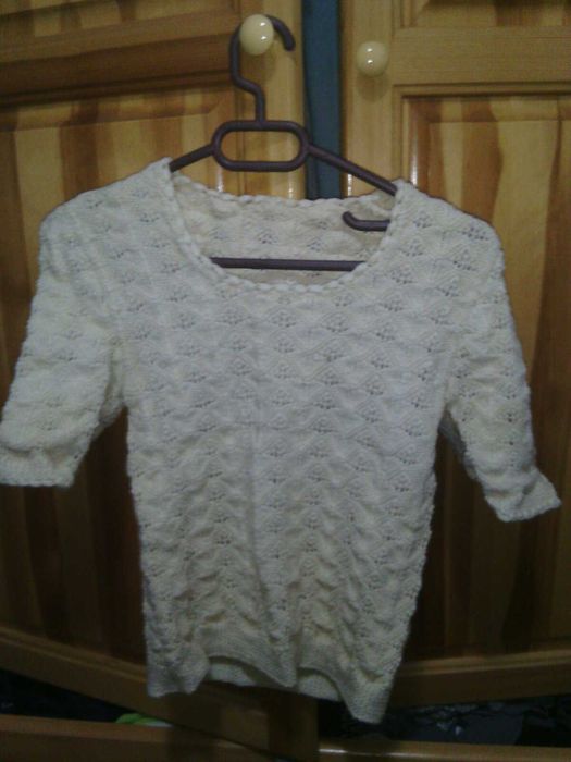 2 детски блузки, вълнени, 3 пуловера, суитчер