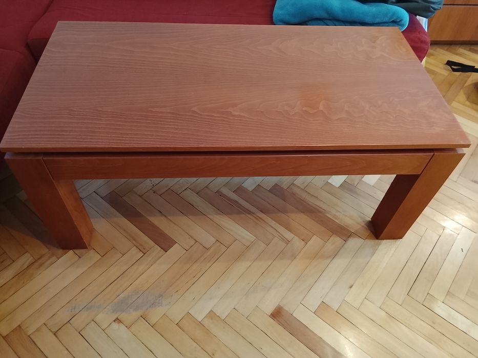 Масивна холна маса - стабилна и много запазена (120×60×50 см)
