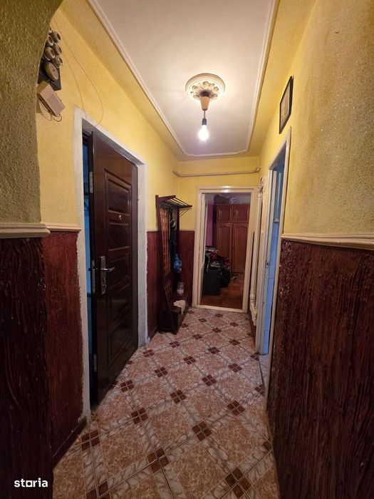 2 camere, decomandat, etaj intermediar, zona Episcopiei, 2 balcoane