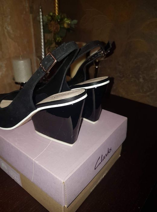 Дамски велурени обувки