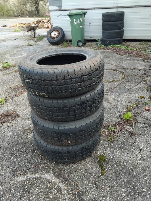 Гуми 205 65 15 C Ц Ласа Lassa. Налични са 4 броя - нов внос. Не са нови! Посочената цена е за един брой гума. Без коментар на цената.