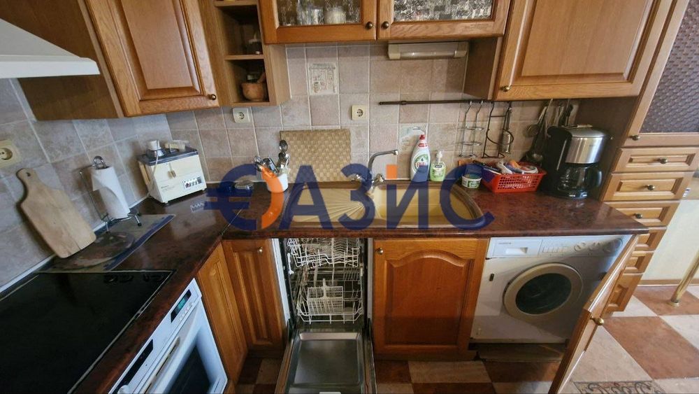 Тристаен апартамент с камина, Несебър, България, 120 кв. м. + гараж