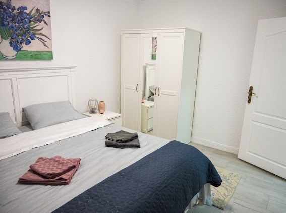 Inchiriez apartament doua camere in zona centrala