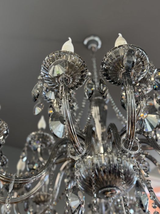 Луксозен полилей със стъклени кристали