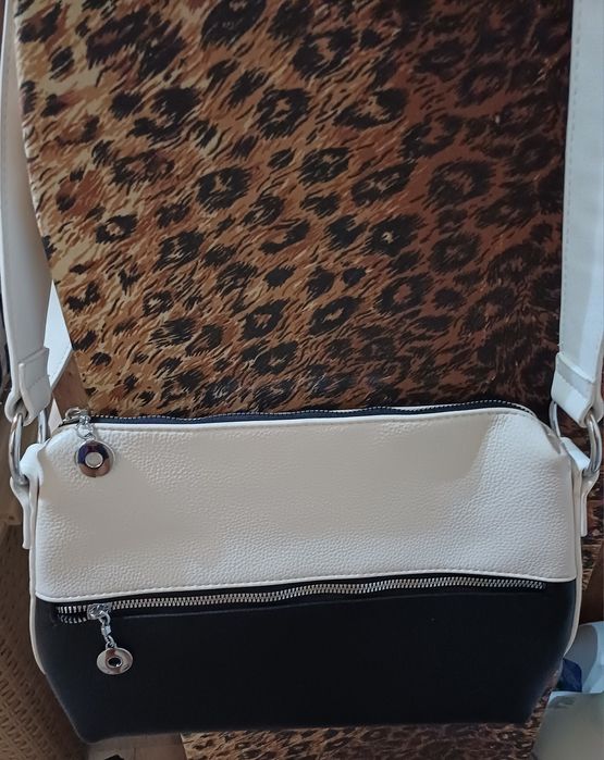 Дамска чанта през рамо