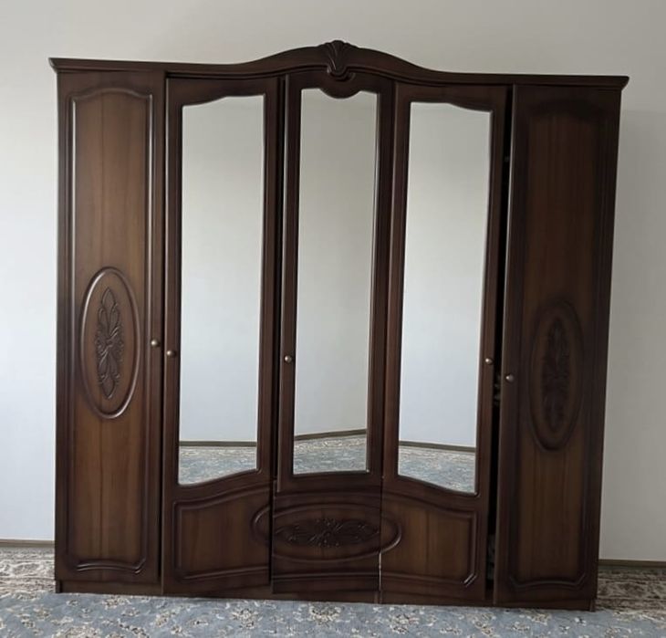 Спальный гарнитур