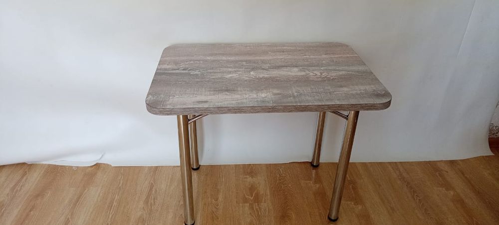 Хромированные столы и стулья