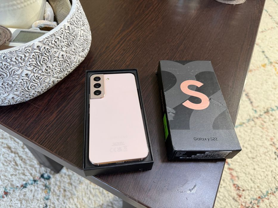 Samsung s22 pick gold