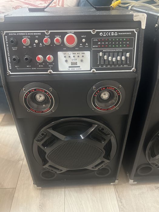 Тонколони с USB!