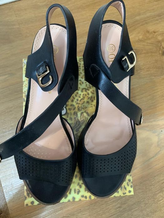 Продаю туфли для лето