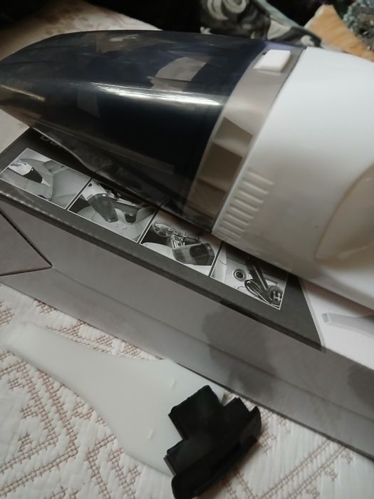 Автомобильный пылесос