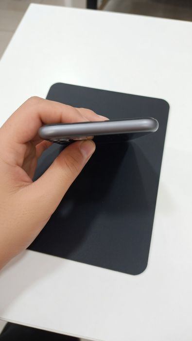 Продаю IPhone 11