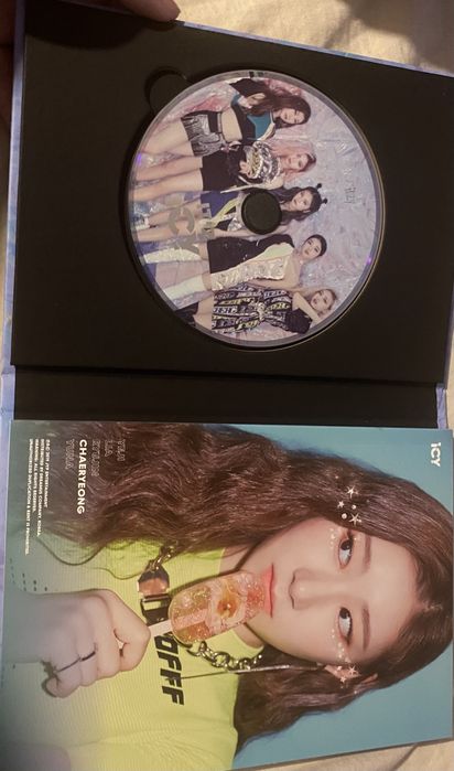Itzy Album(IT’z & ICY ver)