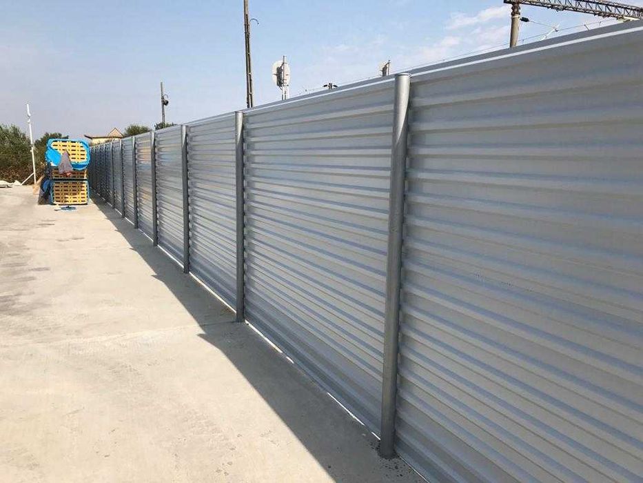 Construim garduri si porti din panouri stil jaluzele, sipca metalica, tabla cutata, BCA