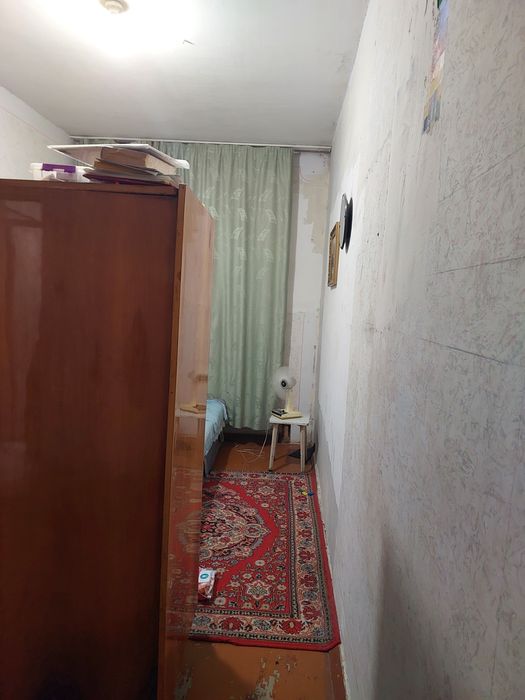 Меняю на двухкомнатную с доплатой.