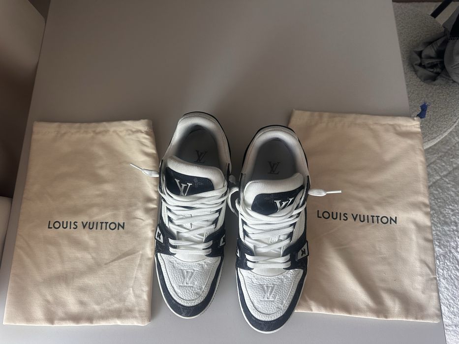 Lv trainers black/white