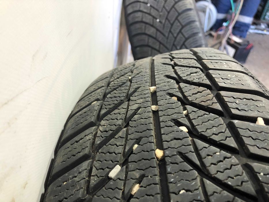 Set 4 Roti Golf 7  Anvelope de Iarna 195/65 R15