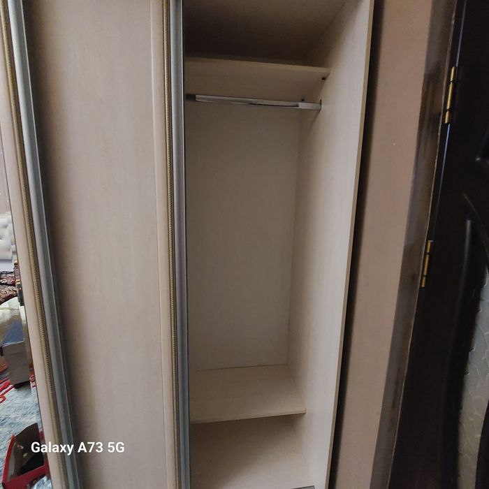 Spalni  mebel srochni sotladi.sandiqli.yongoq daraxtdan qiling