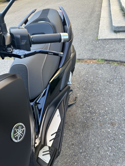 Yamaha XMAX 300 Tech Max 2024 – Full Option + Akrapovič - Dark Magma
