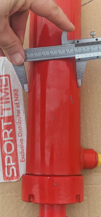 Cilindru hidraulic 570 mm strins tija  35 mm bolturi 30 mm Diametru de