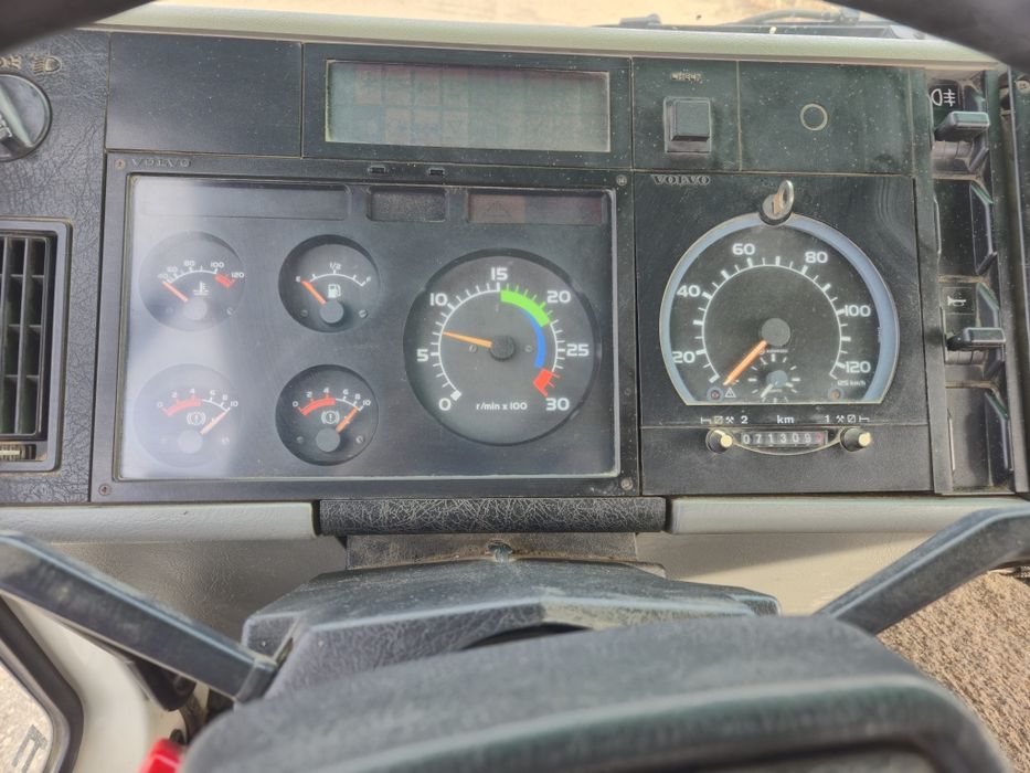 Volvo 7.5t basculabil macara
